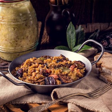 Салат с брокколи, яблоком и греческим йогуртом
