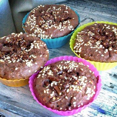 Салат с брокколи, яблоком и греческим йогуртом